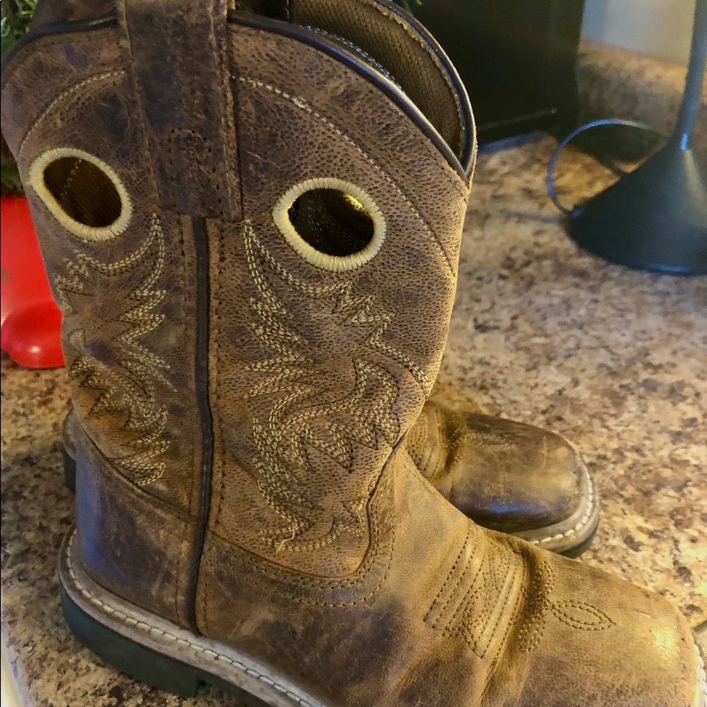 Dan Post Boys Leather Country Cowboy Boots. Size 5.